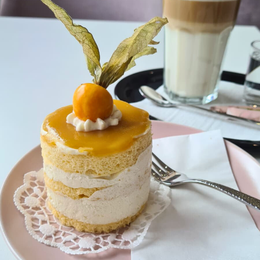 Tortenzwerg Biskuit mit Mango-Maracujacreme (Solero)